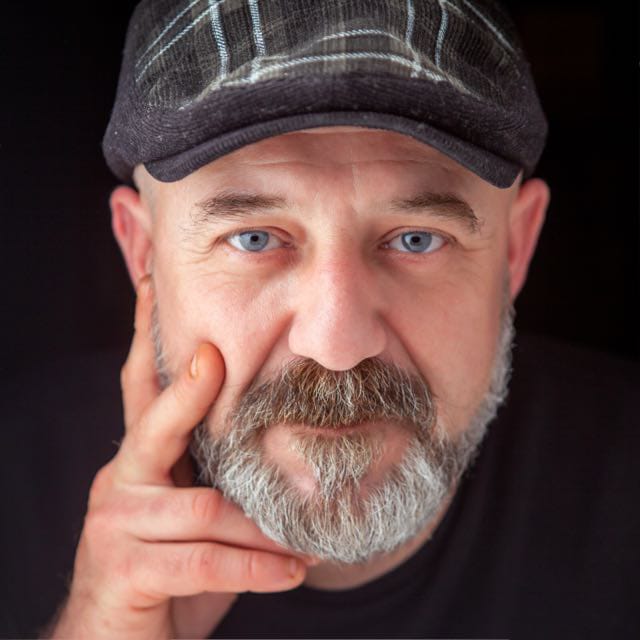 Semih Toprak yazar fotoğrafı