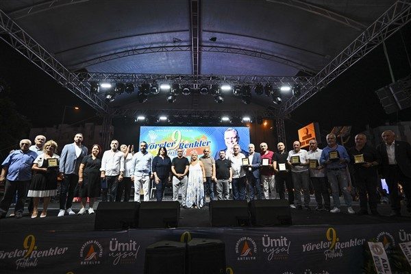 Muratpaşa Atat&uuml;rk Kent Meydanı&rsquo;nda ger&ccedil;ekleşen festivale bu yıl aralarında yerleşik