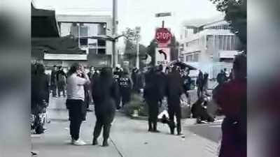 Aşırı sağcı aktivistler, Antifa'ya karşı şehirde bir protesto &ccedil;ağrısı yapmıştı.