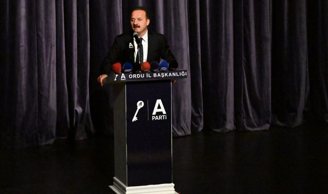 Anahtar Parti Genel Başkanı Yavuz Ağıralioğlu, Ordu&rsquo;da d&uuml;zenlenen &ldquo;Halk Buluşması&rdquo;nda