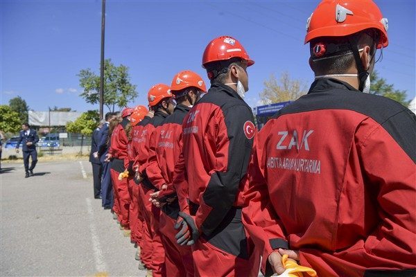 AFAD ile koordineli &ccedil;alışan ve toplam 32 personelden oluşan ekip,