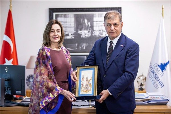 Arjantin&rsquo;in İstanbul Başkonsolosu Beatriz Vivas, İzmir B&uuml;y&uuml;kşehir Belediye Başkanı Dr.