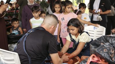 A&ccedil;ılışta Ankara B&uuml;y&uuml;kşehir Belediyesi Başkanı Mansur Yavaş&nbsp; vatandaşlarla buluşarak parkı