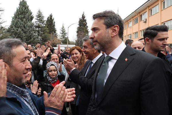 Enerji ve Tabii Kaynaklar Bakanı Alparslan Bayraktar, K&uuml;tahya&rsquo;nın Simav il&ccedil;esinde
