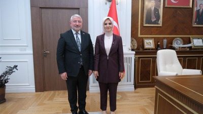 Belediye Başkanı Dr. Halil İbrahim Aşgın tarafından ağırlanan Bakan G&ouml;ktaş,
