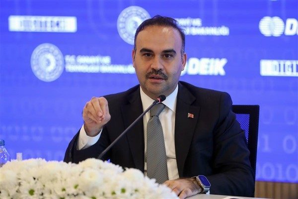 Bakan Kacır, gen&ccedil;leri medeniyetin yeni &ccedil;ağdaki &ouml;nc&uuml;leri ve bu toprakların