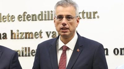 Ziyaret kapsamında b&ouml;lgedeki fabrikalarda y&uuml;r&uuml;t&uuml;len iş s&uuml;re&ccedil;leri yerinde incelendi. Ayrıca