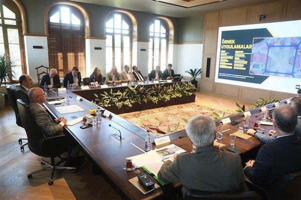 Konya B&uuml;y&uuml;kşehir Belediyesi Taş Bina&rsquo;da ger&ccedil;ekleşen ziyaretten duyduğu memnuniyeti belirten