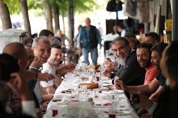 Başkan Besim Dutlulu&rsquo;ya Şehzadeler Belediye Başkan Yardımcısı Ahmet Anıl Ceylan