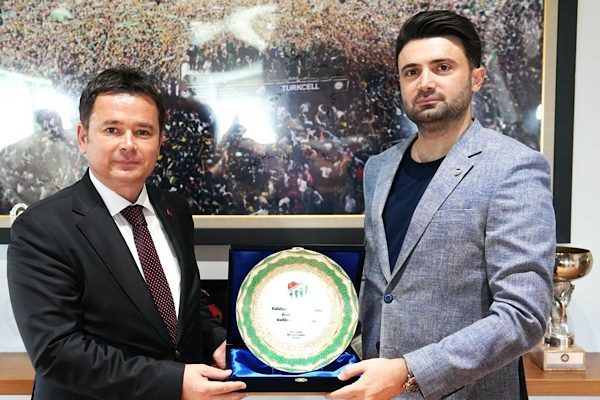 Osmangazi Belediye Başkanı Erkan Aydın, Bursaspor Başkanı Enes &Ccedil;elik&rsquo;i ziyaret