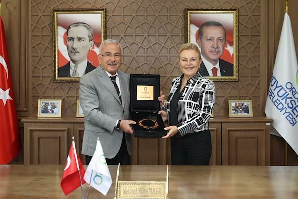 Ordu B&uuml;y&uuml;kşehir Belediye Başkanı Dr. Mehmet Hilmi G&uuml;ler, kadın girişimcilerin