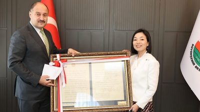 Şanlıurfa B&uuml;y&uuml;kşehir Belediye Başkanı Mehmet Kasım G&uuml;lpınar, Şanlıurfa&rsquo;ya ziyarette bulunan