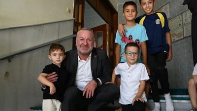 Karacabey Belediye Başkanı Fatih Karabatı,&Ccedil;arşıda, pazarda, d&uuml;ğ&uuml;nlerde, kahvehanelerde ve mahalle