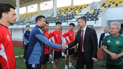 Şehir Stadyumu&rsquo;nda ger&ccedil;ekleşen buluşmada Başkan Tanğlay, futbolcular, teknik ekip ve