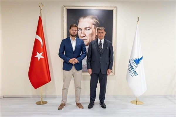 İzmir ile Stari Grad arasındaki ilişkileri g&uuml;&ccedil;lendirmeyi hedeflediklerini ve Balkan