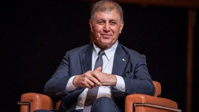 İzmir B&uuml;y&uuml;kşehir Belediyesi'nin&nbsp; Kurumsal S&uuml;rd&uuml;r&uuml;lebilirlik Raporu tanıtım toplantısının ardından İzmir