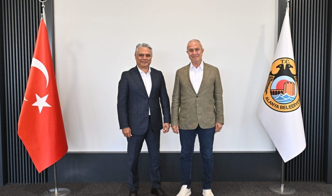 Antalya Muratpaşa Belediye Başkanı &Uuml;mit Uysal, programına CHP Alanya İl&ccedil;e