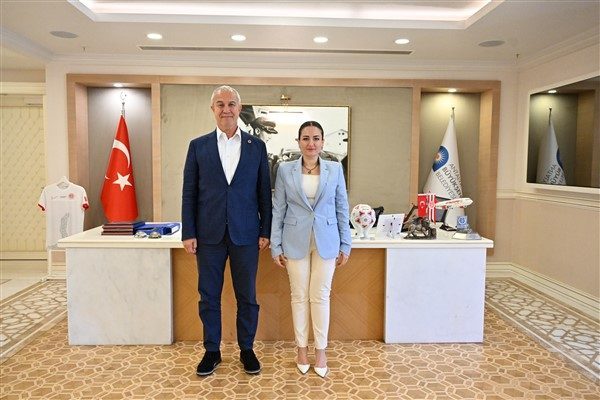 B&uuml;y&uuml;kşehir Belediyesi Başkan Vekili B&uuml;şra &Ouml;zdemir, Alanya Belediye Başkanı Osman