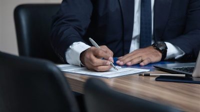 Resmi Gazete&rsquo;de yayımlanan Cumhurbaşkanı Kararnamesi ile bazı kamu kurum ve