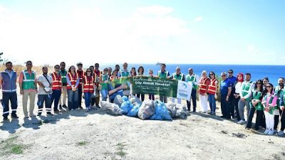 Beylikd&uuml;z&uuml; Belediyesi tarafndan , D&uuml;nya Temizlik G&uuml;n&uuml; kapsamında &ccedil;evre bilincini