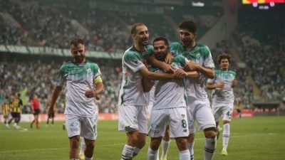 Yeşil-beyazlı ekip, bu karşılaşmayı da kazanarak galibiyet serisini 5 ma&ccedil;a