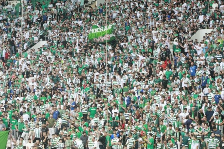 2'nci Lig Kırmızı Grup'ta m&uuml;cadele eden&nbsp;Bursaspor, T&uuml;rkiye futbol liglerinde 42