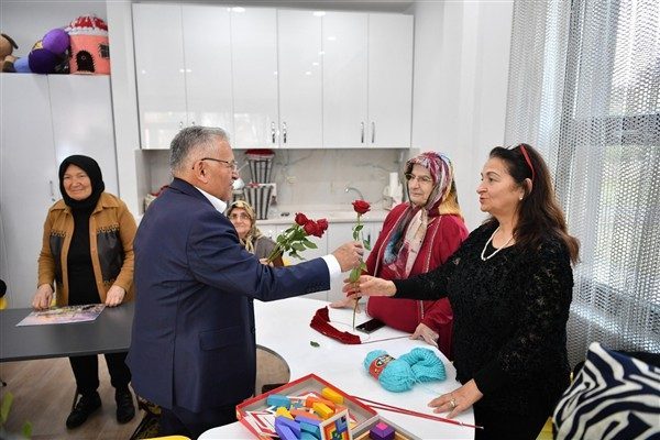 Kayseri B&uuml;y&uuml;kşehir Belediye Başkanı B&uuml;y&uuml;kkılı&ccedil;, 1 Ekim D&uuml;nya Yaşlılar G&uuml;n&uuml;'nde