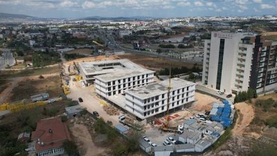 &Ccedil;ayırova Belediye Başkan &Ccedil;ift&ccedil;i, il&ccedil;eye kazandırılacak Kent Meydanı, Kapalı Spor