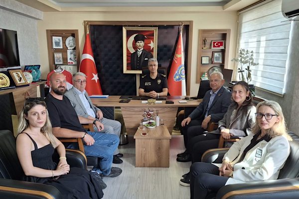 Mazbatalarını alarak g&ouml;revlerine resmen başlayan CHP Gemlik İl&ccedil;e Başkanı Servet