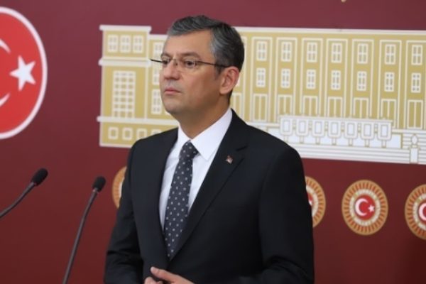 CHP Genel Başkanı &Ouml;zg&uuml;r &Ouml;zel, Sakarya Meydan Muharebesi'nin 104'&uuml;nc&uuml; yıl