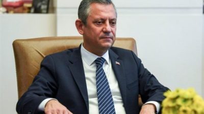 &Ouml;zg&uuml;r &Ouml;zel mesajında, Tarık Akan&rsquo;ın adaletin, hakkın ve haklının yanında