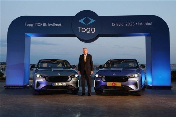 Cumhurbaşkanı Recep Tayyip Erdoğan&rsquo;a, Togg&rsquo;un yeni satışa &ccedil;ıkan modeli T10F