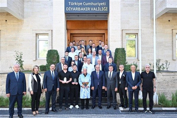 Programa Diyarbakır Valisi Murat Zorluoğlu, Ticaret İl M&uuml;d&uuml;r&uuml; Zafer Atik,