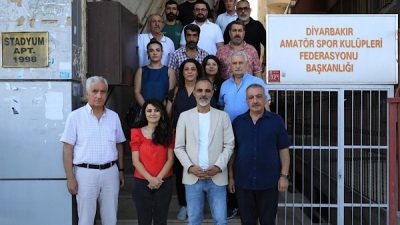 Kayapınar Belediyesi Eş Başkanı D&uuml;ndar, meclis &uuml;yeleri ve &Ouml;z Kayapınar