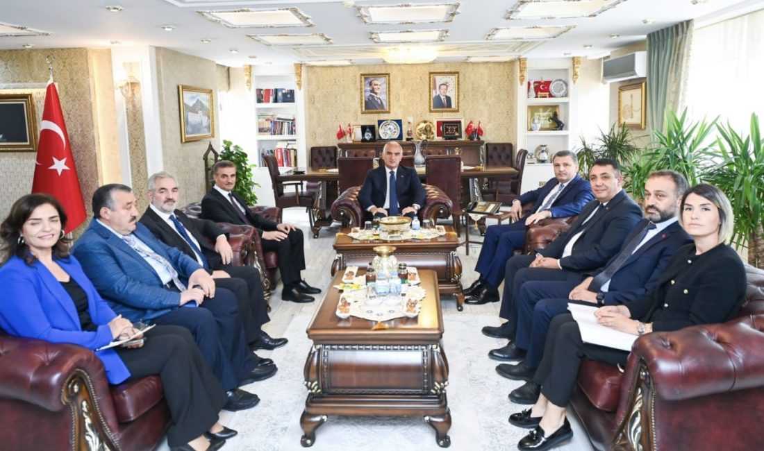 K&uuml;lt&uuml;r ve Turizm Bakanı Mehmet Nuri Ersoy, G&uuml;m&uuml;şhane&rsquo;deki yatırımlar ve