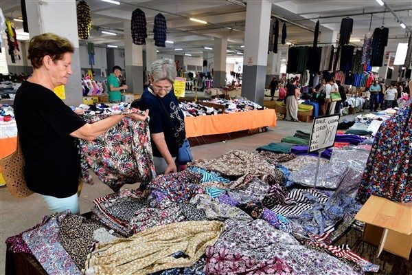 Bornova Belediyesi&rsquo;nin Merkez Kapalı Pazaryeri&rsquo;nde kısa bir s&uuml;re &ouml;nce a&ccedil;tığı