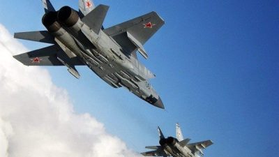 Estonya, Kuzey Atlantik Antlaşması &Ouml;rg&uuml;t&uuml;'nden (NATO) kurucu antlaşmasının, tarafların "toprak