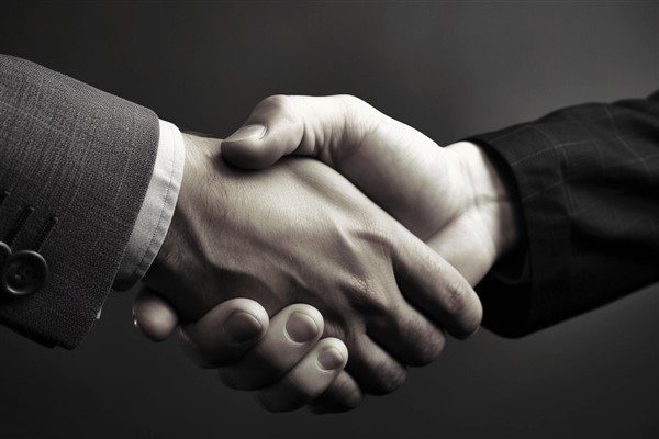 Estonya Dışişleri Bakanı Tsahkna, Suudi Arabistan Dışişleri Bakanı Faysal bin