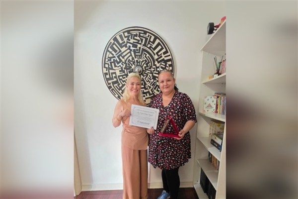 Sanat&ccedil;ı Eylem Erdem Uğurlu, &ccedil;ocuk istismarı gibi toplumsal travmalara sanatıyla