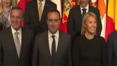 Fransa parlamentosunun kendisine karşı g&uuml;vensizlik oyu vermesinin ardından ge&ccedil;en hafta