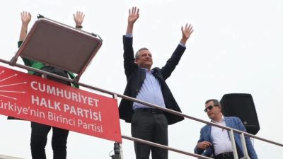 CHP Genel Başkanı &Ouml;g&uuml;r &Ouml;zel, CHP&rsquo;nin d&uuml;zenlediği Afyonkarahisar Meydanı&rsquo;nda &lsquo;Millet