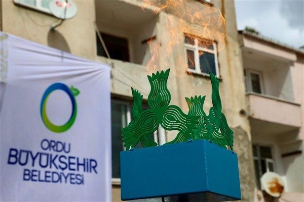 T&ouml;rende konuşan Ordu B&uuml;y&uuml;kşehir Belediye Başkanı Mehmet Hilmi G&uuml;ler, G&uuml;rgentepe&rsquo;nin