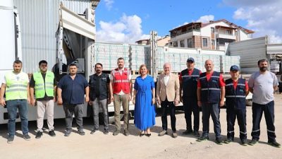 İzmit Belediye Başkanı Fatma Kaplan H&uuml;rriyet, Fen İşleri M&uuml;d&uuml;rl&uuml;ğ&uuml; şantiyesini