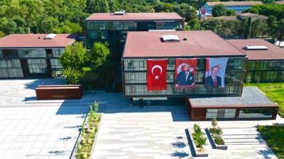 İneg&ouml;l Belediyesi, &ouml;ğrencilere y&ouml;nelik kırtasiye destekleri ger&ccedil;ekleştiriyor. Yeni eğitim &ouml;ğretim