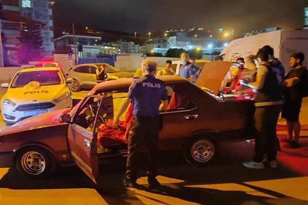 Hatay Emniyet M&uuml;d&uuml;rl&uuml;ğ&uuml; ekipleri, İskenderun il&ccedil;esinde 30 farklı noktada ve