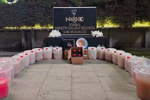 İ&ccedil;işleri Bakanı Ali Yerlikaya, İstanbul&rsquo;da ger&ccedil;ekleştirilen narkotik operasyonuyla ilgili a&ccedil;ıklama