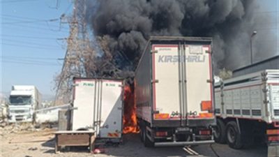 Bornova Işıkkent&rsquo;te bulunan bir kamyon garajında, saat 14.15 sıralarında yangın