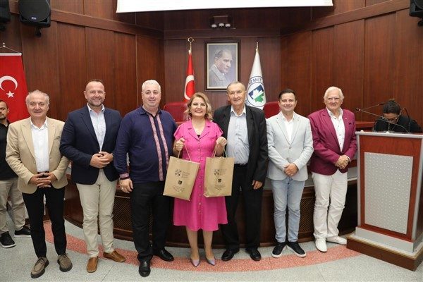 İzmit Belediye Başkanı Fatma Kaplan H&uuml;rriyet 13&rsquo;nc&uuml; Uluslararası İzmit Pişmaniye