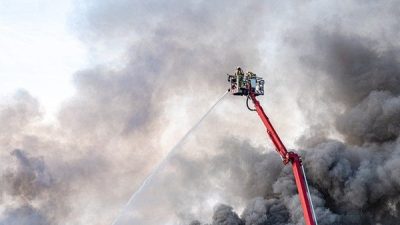 B&uuml;y&uuml;kşehir İtfaiye Teşkilatı, Ağustos ayında da bu hizmetini s&uuml;rd&uuml;rd&uuml;.&nbsp;B&uuml;y&uuml;kşehir Belediyesi