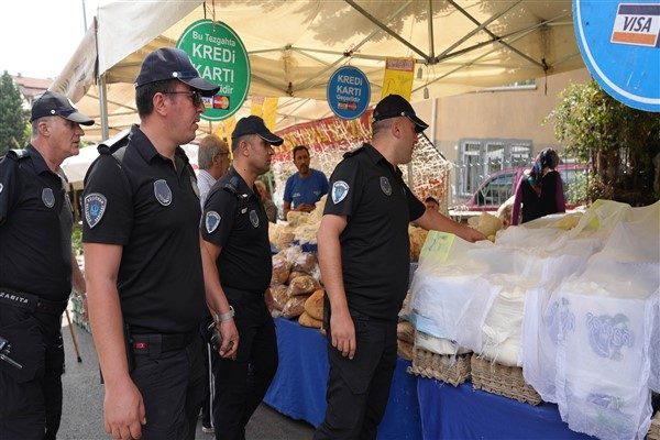 Zabıta ekipleri; fiyatların şeffaf olması, etiketlerin anlaşılır şekilde yazılması, tezgahların